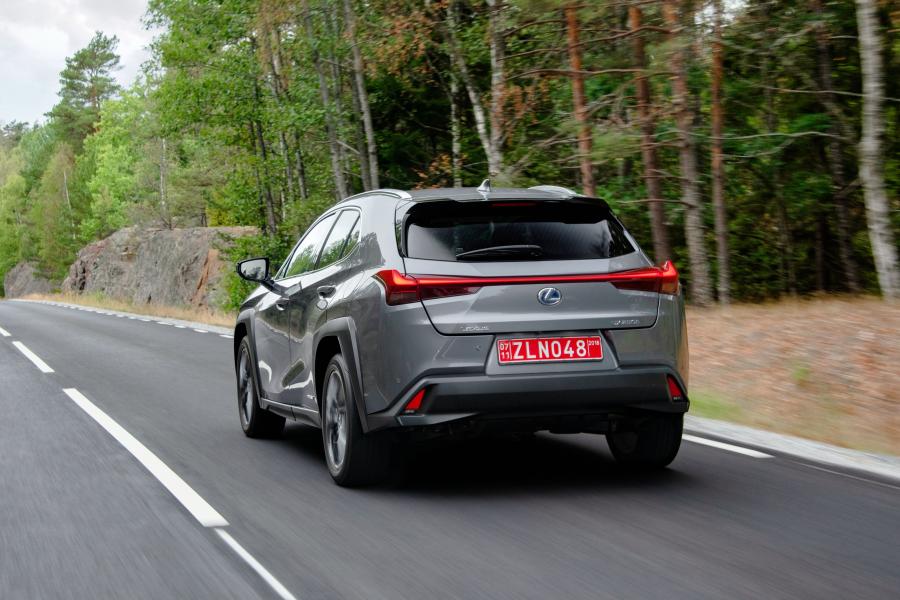  Lexus UX250h 2018 года  (WW) (фото 35 из 40)
